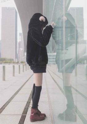 欧美白嫩美女BB笫一集_正片免费观看